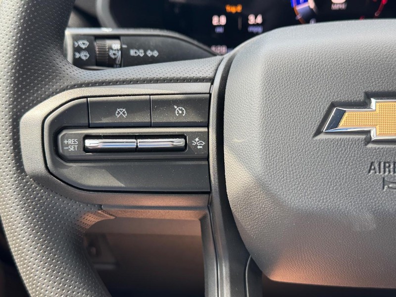 Chevrolet Colorado Vehicle Full-screen Gallery Image 13