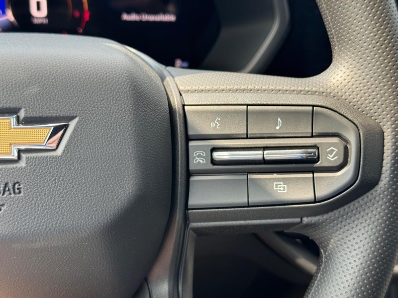 Chevrolet Colorado Vehicle Full-screen Gallery Image 14