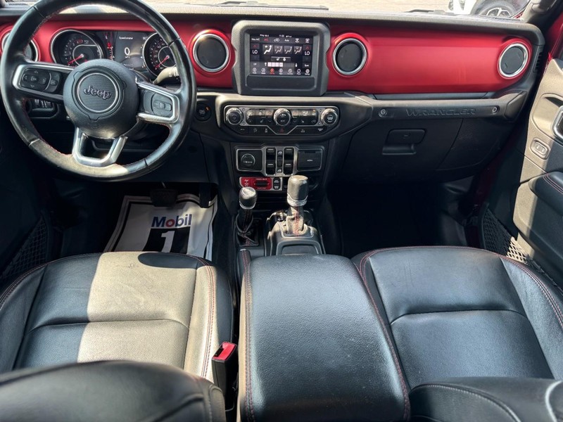 Jeep Wrangler Vehicle Full-screen Gallery Image 11