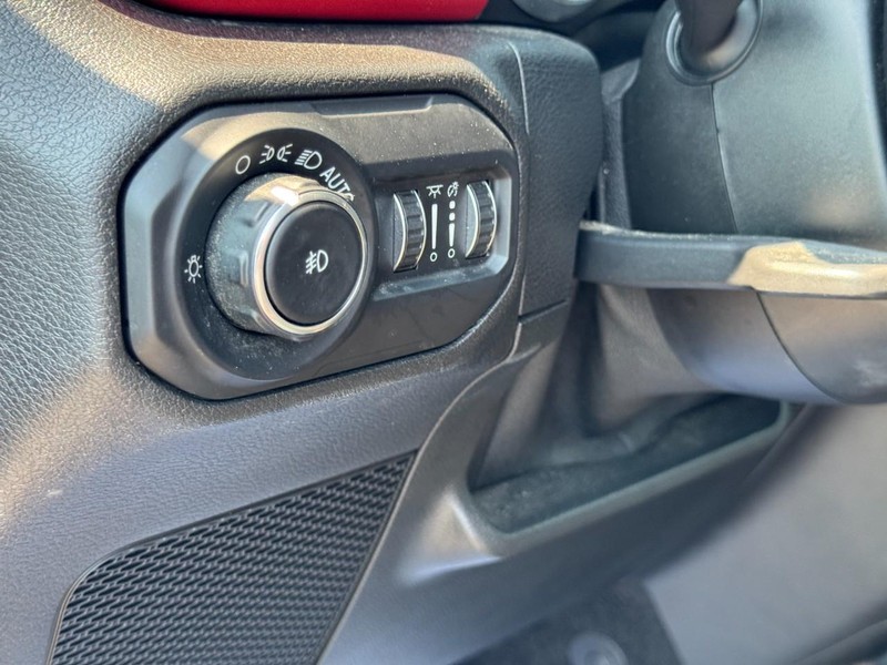 Jeep Wrangler Vehicle Full-screen Gallery Image 16