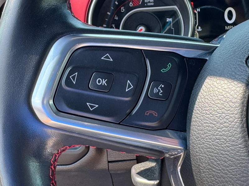 Jeep Wrangler Vehicle Full-screen Gallery Image 17