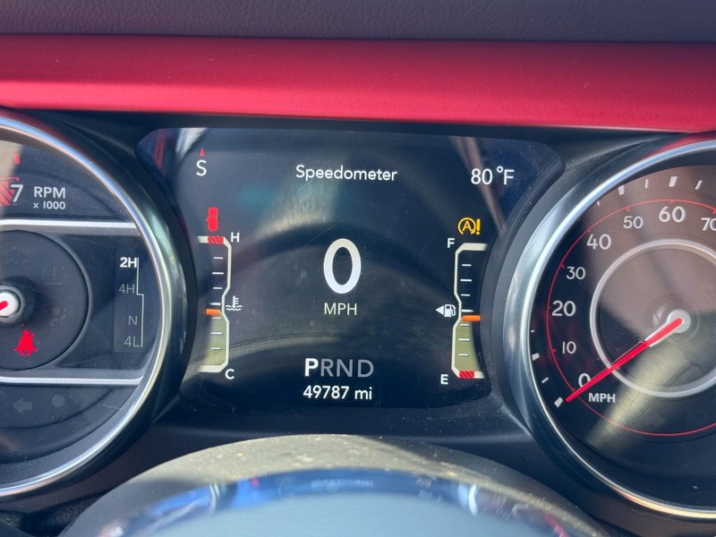 Jeep Wrangler Vehicle Full-screen Gallery Image 19