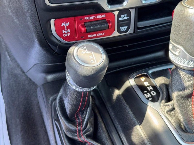 Jeep Wrangler Vehicle Full-screen Gallery Image 22