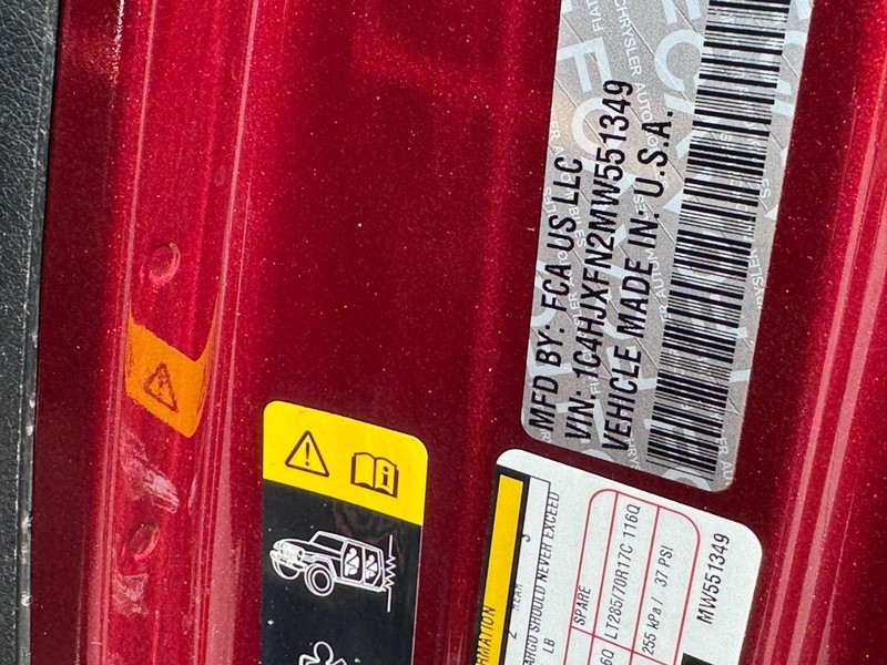 Jeep Wrangler Vehicle Full-screen Gallery Image 25