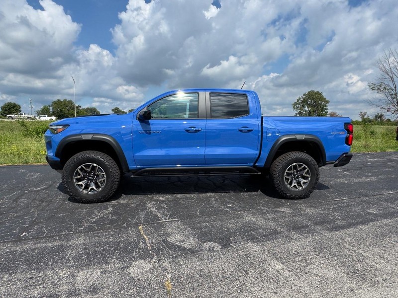 Chevrolet Colorado Vehicle Full-screen Gallery Image 2