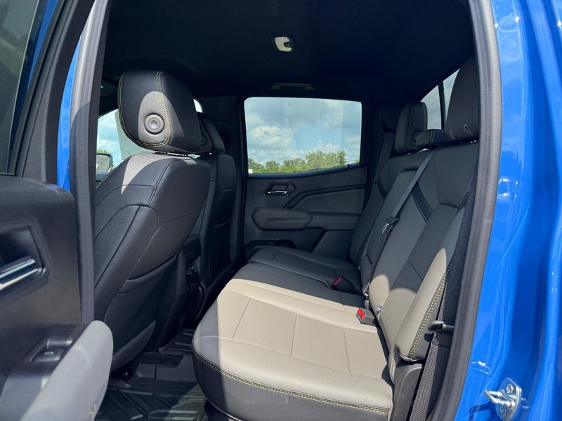 Chevrolet Colorado Vehicle Full-screen Gallery Image 5