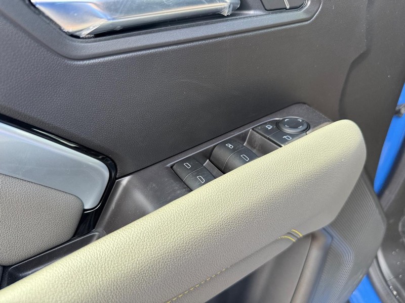 Chevrolet Colorado Vehicle Full-screen Gallery Image 11