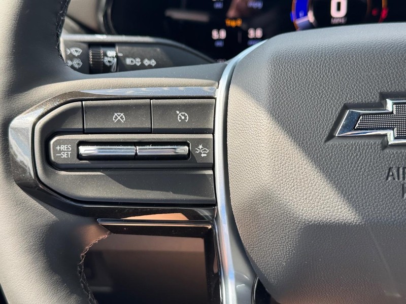 Chevrolet Colorado Vehicle Full-screen Gallery Image 14