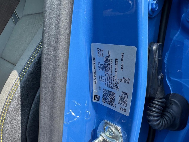 Chevrolet Colorado Vehicle Full-screen Gallery Image 18