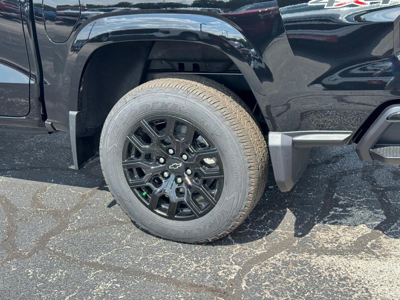 Chevrolet Colorado Vehicle Full-screen Gallery Image 4