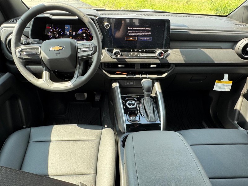 Chevrolet Colorado Vehicle Full-screen Gallery Image 6