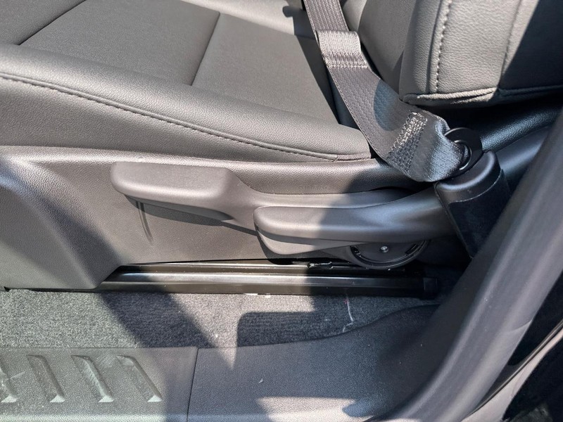 Chevrolet Colorado Vehicle Full-screen Gallery Image 10