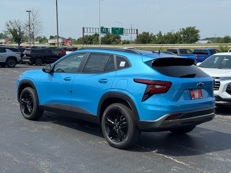 Chevrolet Trax Vehicle Full-screen Gallery Image 3