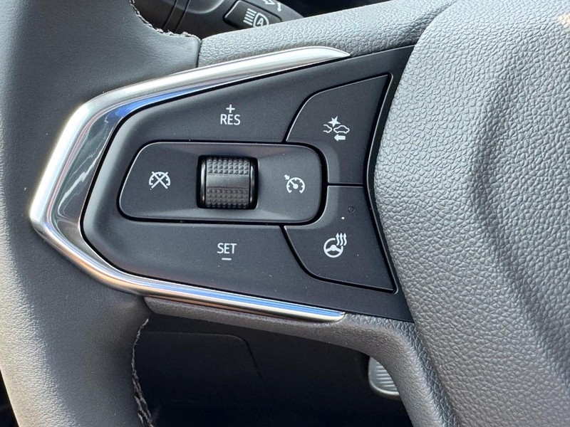 Chevrolet Trax Vehicle Full-screen Gallery Image 12