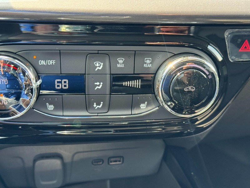 Chevrolet Trax Vehicle Full-screen Gallery Image 14