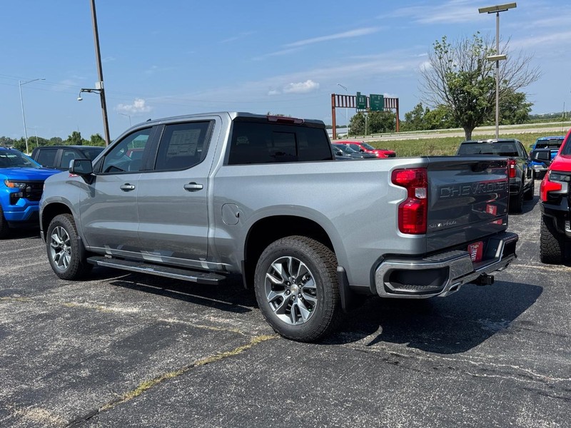 Chevrolet Silverado 1500 Vehicle Full-screen Gallery Image 3