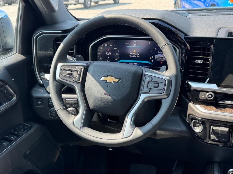 Chevrolet Silverado 1500 Vehicle Full-screen Gallery Image 7