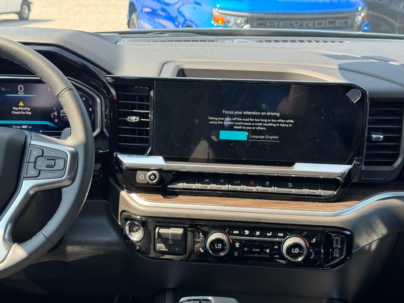 Chevrolet Silverado 1500 Vehicle Full-screen Gallery Image 8