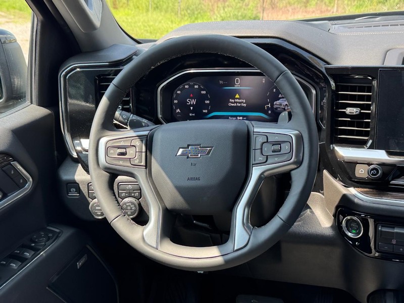 Chevrolet Silverado 1500 Vehicle Full-screen Gallery Image 7