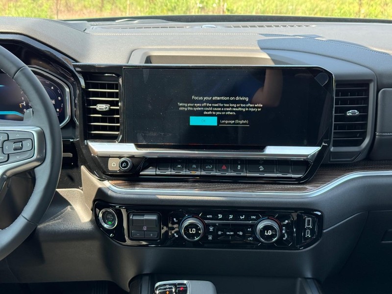 Chevrolet Silverado 1500 Vehicle Full-screen Gallery Image 8