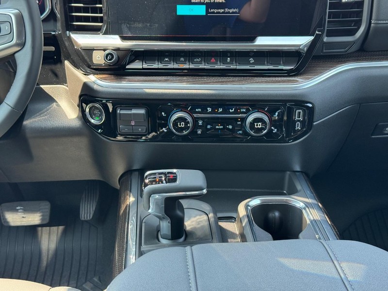 Chevrolet Silverado 1500 Vehicle Full-screen Gallery Image 9