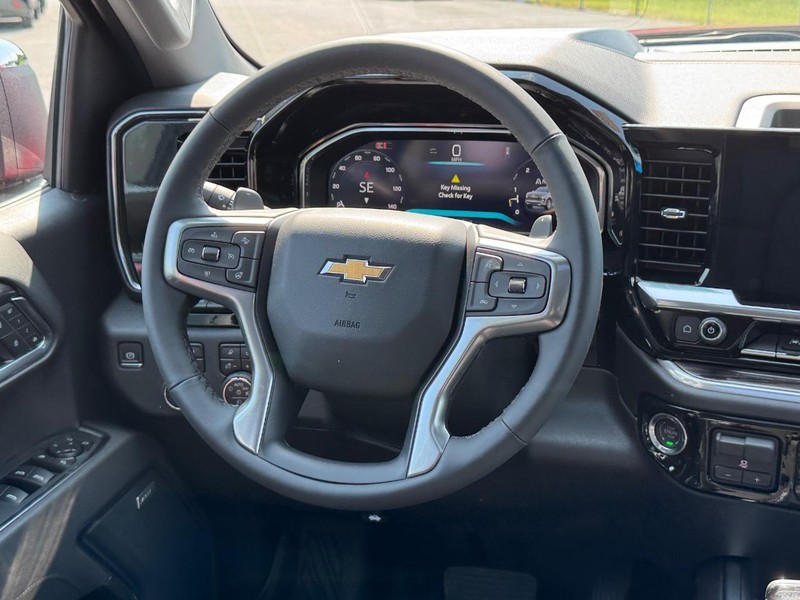 Chevrolet Silverado 1500 Vehicle Full-screen Gallery Image 8