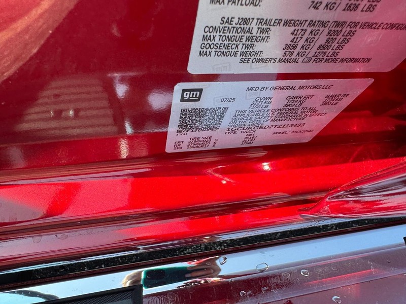 Chevrolet Silverado 1500 Vehicle Full-screen Gallery Image 19