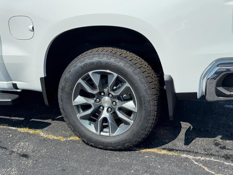 Chevrolet Silverado 1500 Vehicle Full-screen Gallery Image 4