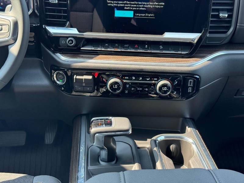 Chevrolet Silverado 1500 Vehicle Full-screen Gallery Image 9