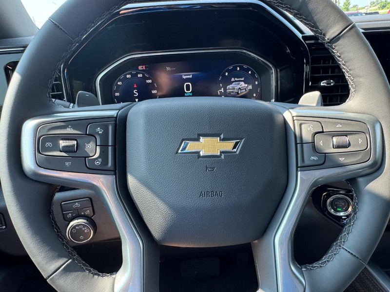 Chevrolet Silverado 1500 Vehicle Full-screen Gallery Image 12