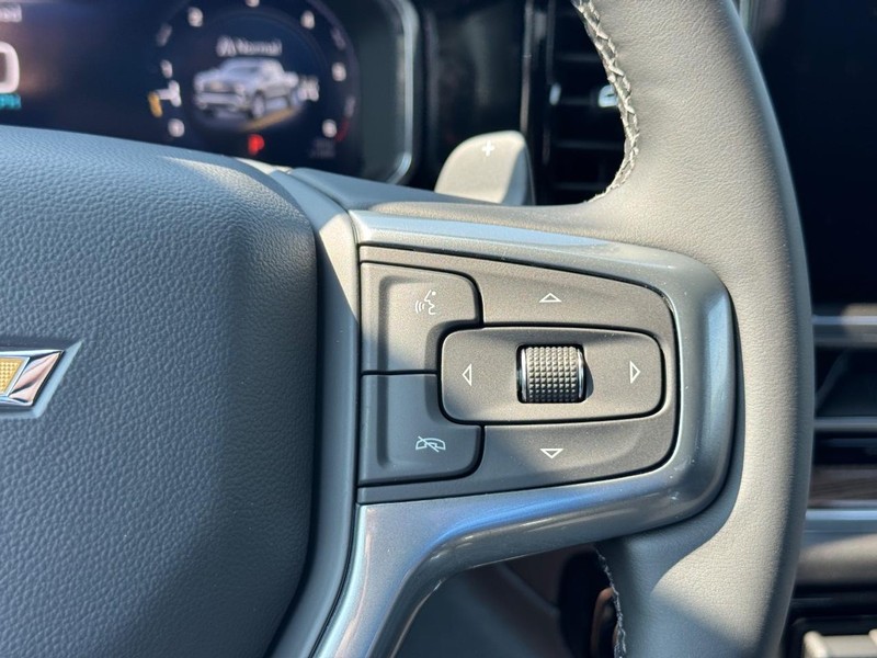 Chevrolet Silverado 1500 Vehicle Full-screen Gallery Image 14