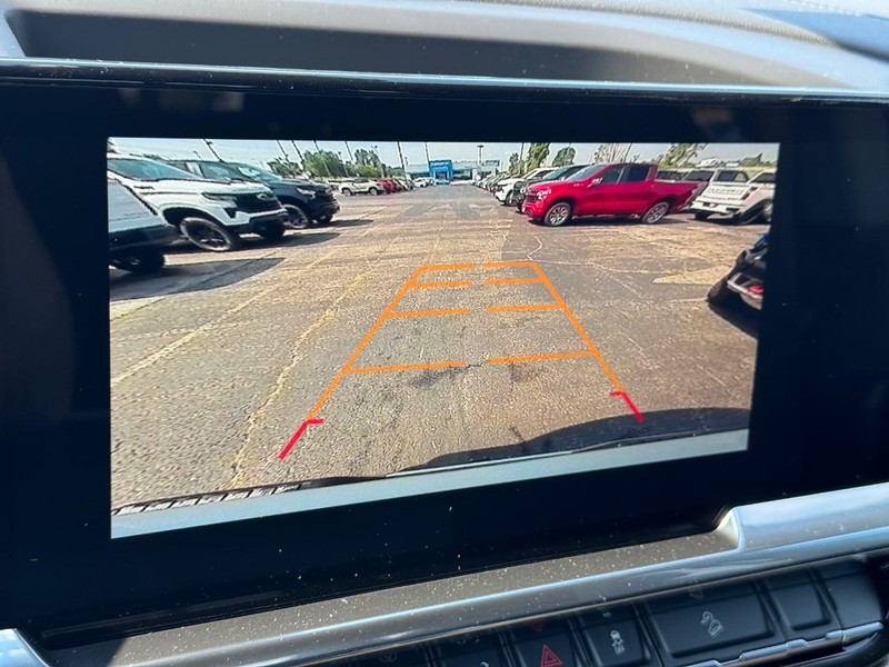 Chevrolet Silverado 1500 Vehicle Full-screen Gallery Image 16