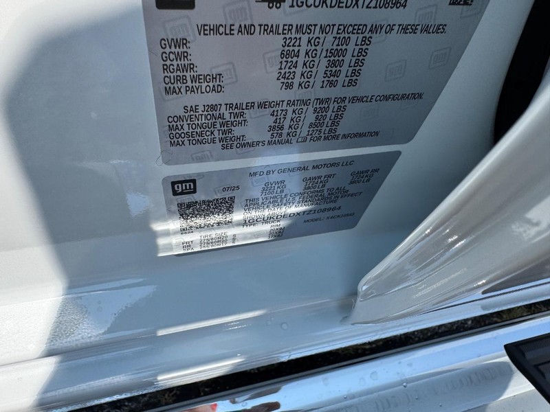 Chevrolet Silverado 1500 Vehicle Full-screen Gallery Image 17