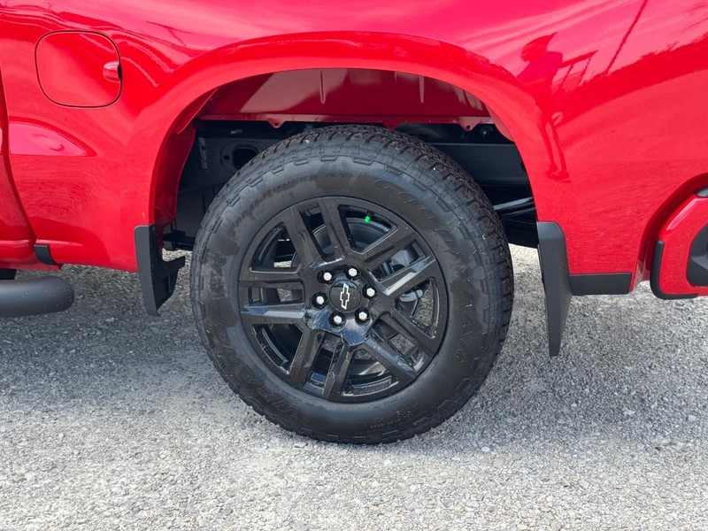 Chevrolet Silverado 1500 Vehicle Full-screen Gallery Image 4