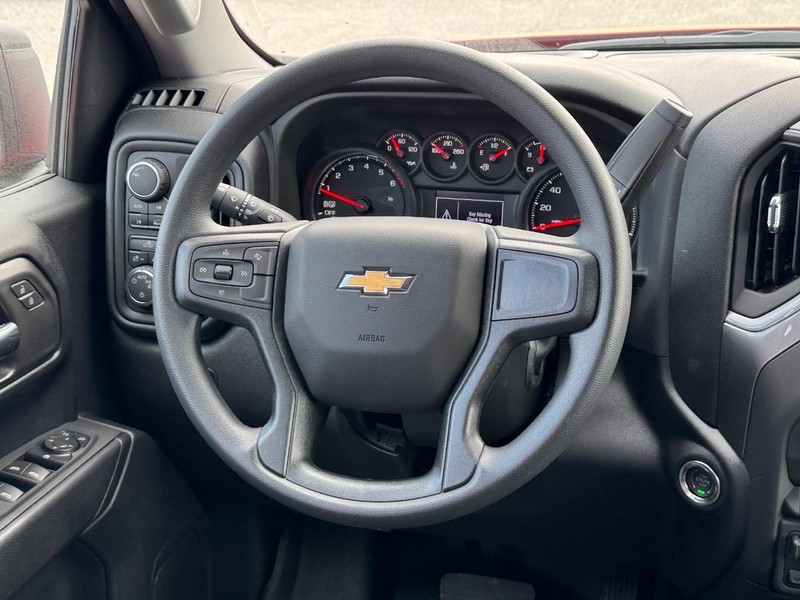Chevrolet Silverado 1500 Vehicle Full-screen Gallery Image 7