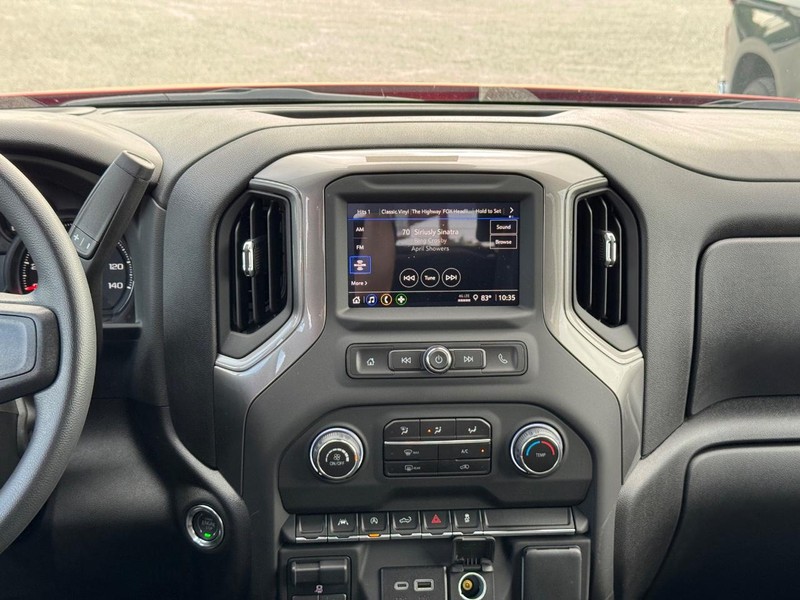 Chevrolet Silverado 1500 Vehicle Full-screen Gallery Image 8