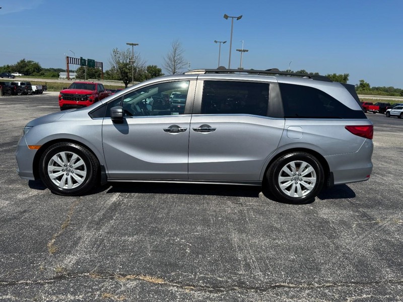 Honda Odyssey Vehicle Full-screen Gallery Image 2