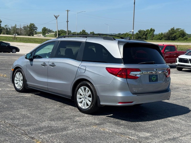 Honda Odyssey Vehicle Full-screen Gallery Image 3