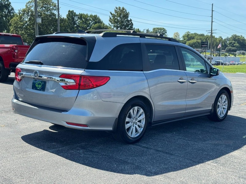 Honda Odyssey Vehicle Full-screen Gallery Image 6