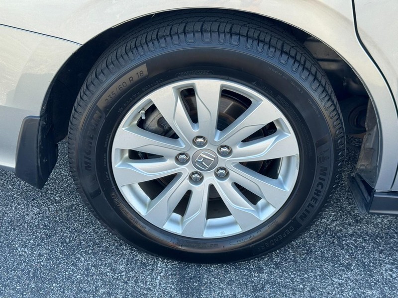 Honda Odyssey Vehicle Full-screen Gallery Image 7