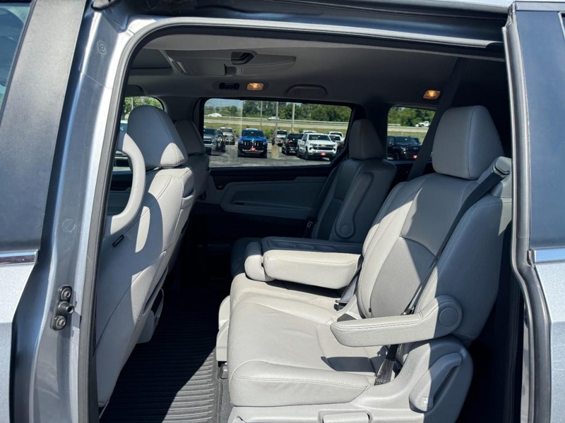 Honda Odyssey Vehicle Full-screen Gallery Image 10