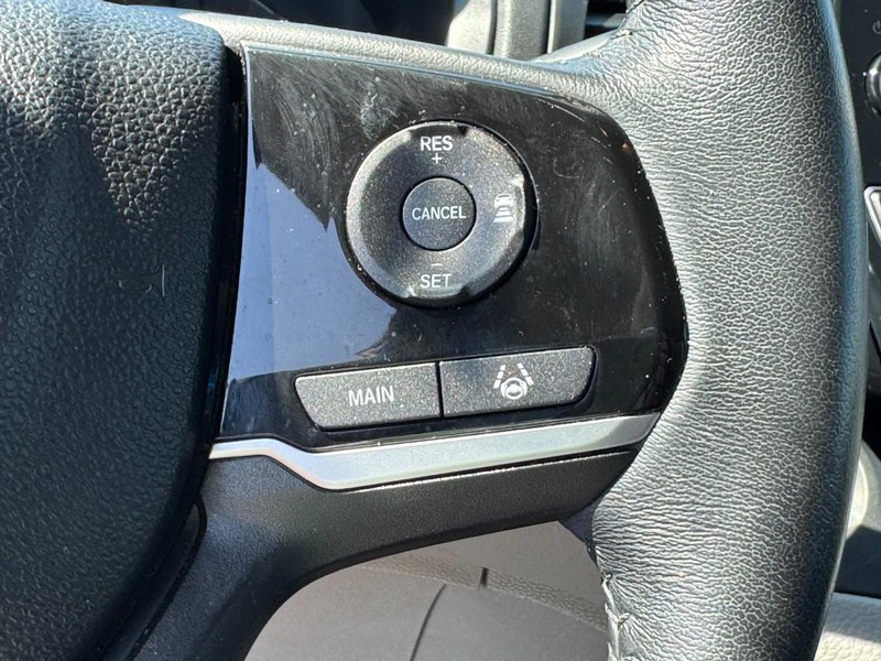 Honda Odyssey Vehicle Full-screen Gallery Image 17