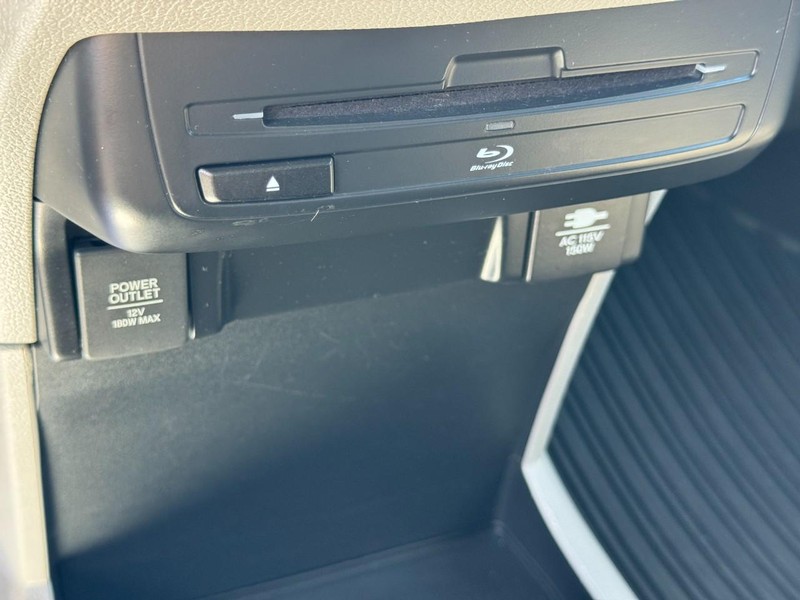 Honda Odyssey Vehicle Full-screen Gallery Image 22