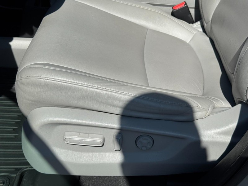 Honda Odyssey Vehicle Full-screen Gallery Image 24