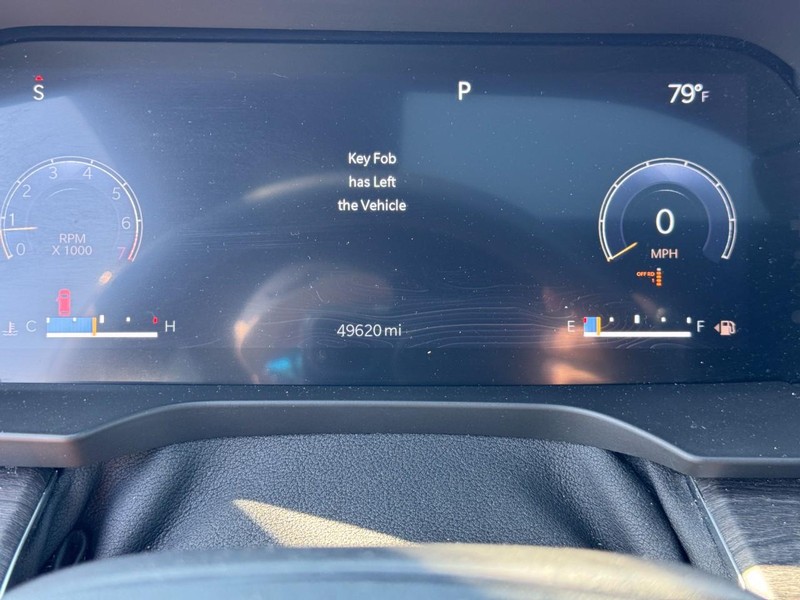 Jeep Grand Cherokee L Vehicle Full-screen Gallery Image 20