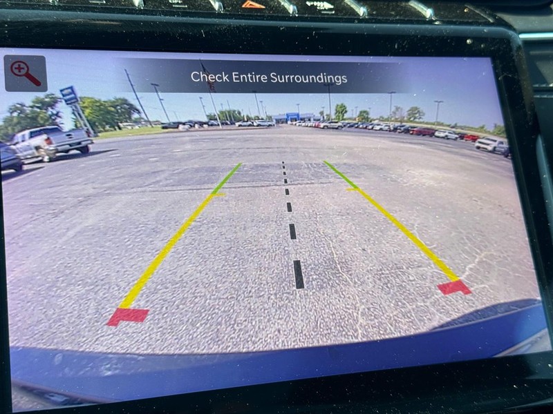 Jeep Grand Cherokee L Vehicle Full-screen Gallery Image 22