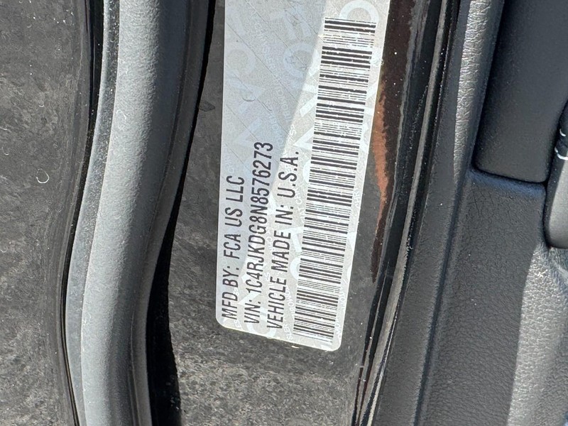 Jeep Grand Cherokee L Vehicle Full-screen Gallery Image 30