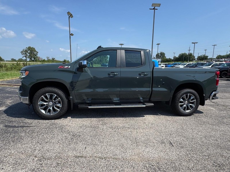 Chevrolet Silverado 1500 Vehicle Full-screen Gallery Image 2