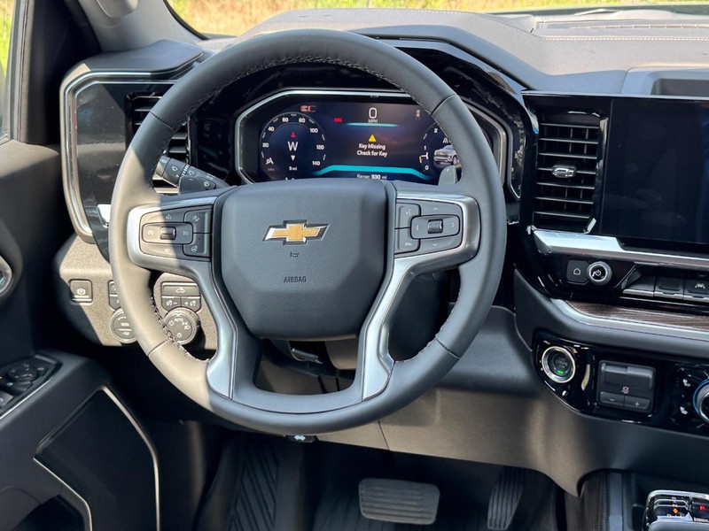 Chevrolet Silverado 1500 Vehicle Full-screen Gallery Image 7