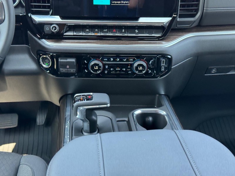 Chevrolet Silverado 1500 Vehicle Full-screen Gallery Image 9